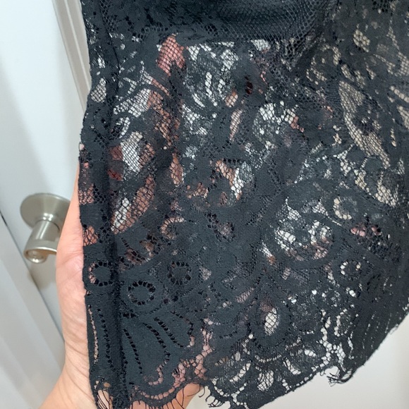 Limited lace H&M midi skirt. Size US 12 - Picture 5 of 6